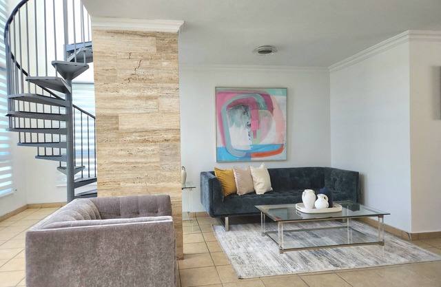 3 BR/ WIFI PENTHOUSE/ BEACH AND POOLS IN AQUATIKA