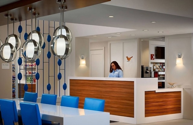 3 Relaxing Units, With Kitchen and Outdoor Pool, Pets Are Allowed!