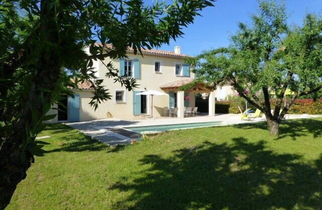 Villa de 3 estrellas con piscina en Saint-Didier