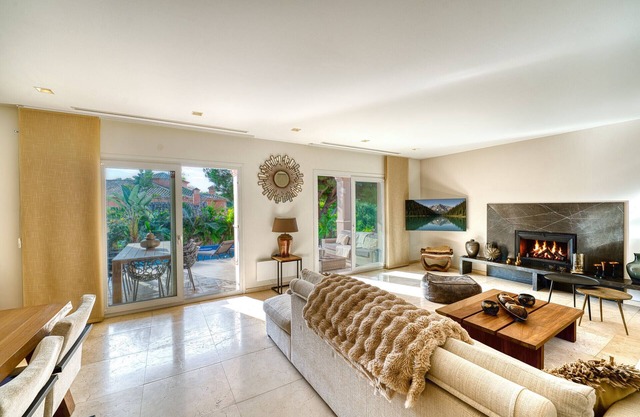 3055 Villa de lujo con piscina y vistas al mar