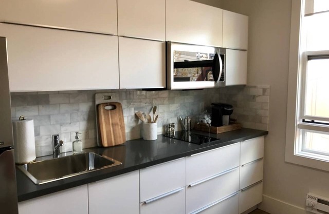 310-1 Dormitorio Gem San Pedro Square San Jose!