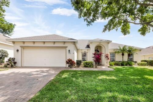 333 Burford Circle Davenport