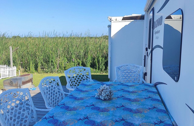 35 pies rv en bastante camping
