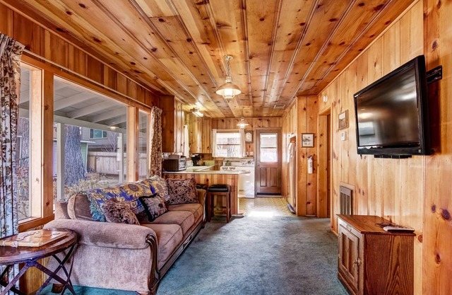 3993c Cedar Lake Tahoe 2 Bedroom Cabin by RedAwning
