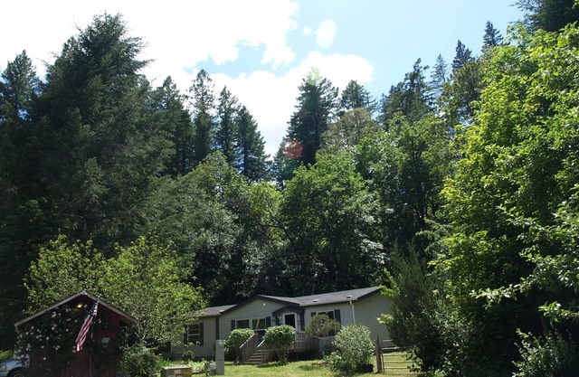 3bdrm / 2ba Aislado y conveniente, 1 acre de patio cercado, 15 min. a Redwood Forest