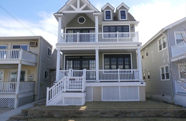 3BR / 2BA 1ª Planta Beach House en 4641 West Ave - 2 cuadras de la playa!
