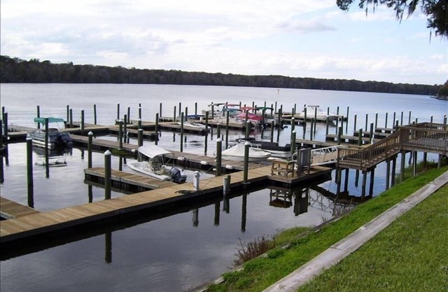 3BR / 2BA Condo en el St Johns River-Welaka Resort Living