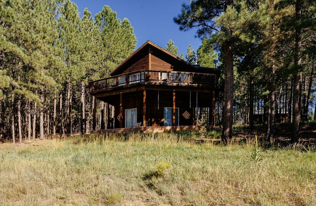 3BR 2BA house close to National Forest, 7 minutes to ski area