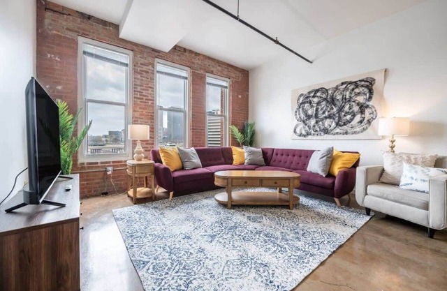 3BR/2BA Iconic Lux Loft With Gym