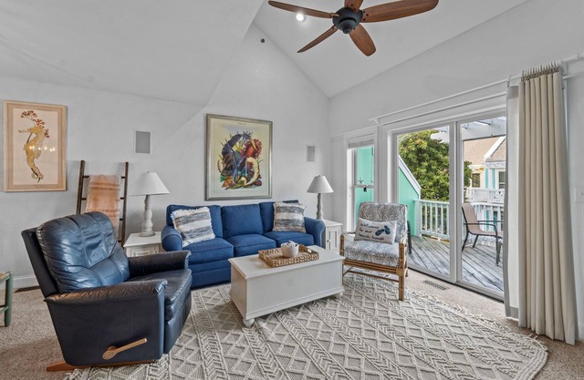3BR dog-friendly home near beach with decks & pool
