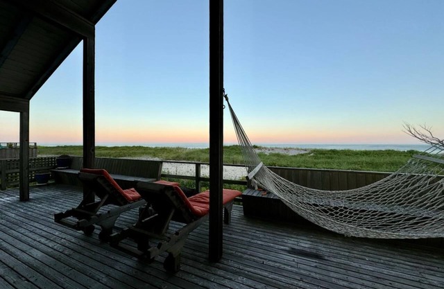 Casa 3BR con vista directa al mar en Water Island, Fire Island!