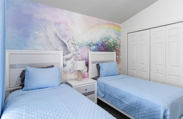 4/2 Private Pool house near all famous attractions!!!