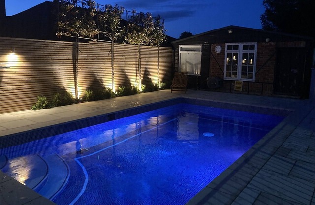A Charming 4 bed holiday lodge with pool