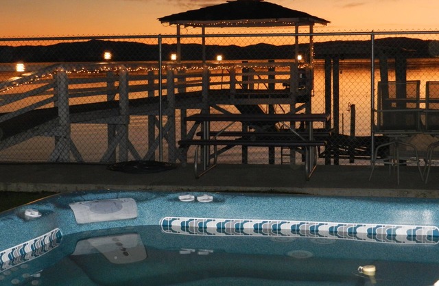Casa frente al lago de 4 dormitorios y 3 baños (15% de descuento en 3 noches o más en septiembre y octubre)