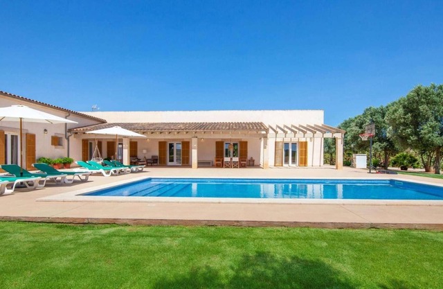 4 bedroom accommodation in Campos