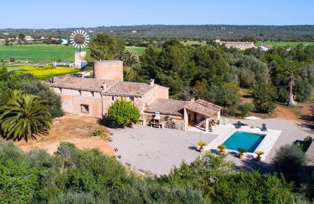 4 bedroom accommodation in Campos