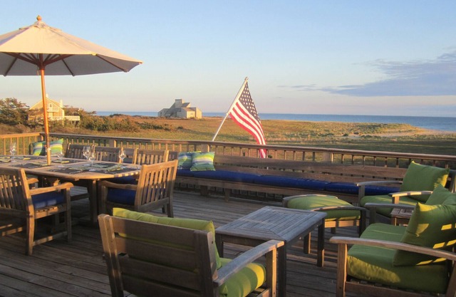 Casa de playa de 4 dormitorios con vista al mar, Madaket Beach y Conservation Land.