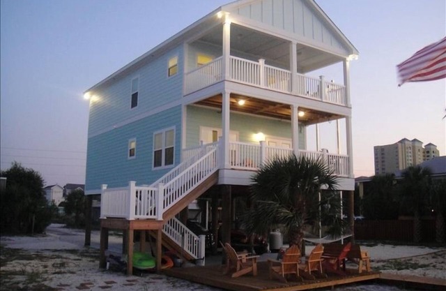 4 BR / 3BA Waterfront Beach House w / muelle privado y Playa