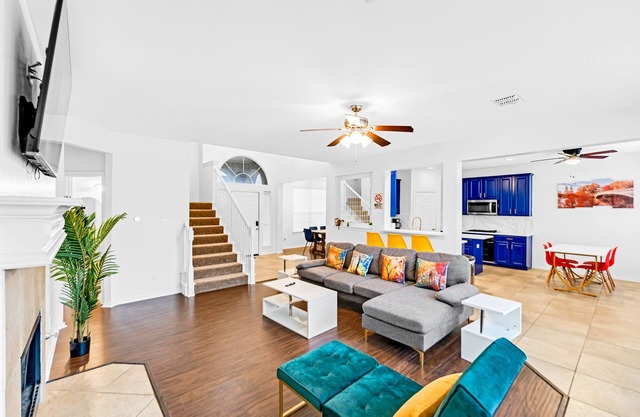 4 BR w/ Pool 10 min to Six flags