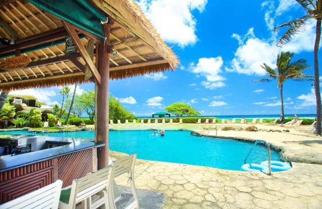 4 Home-like accommodation w/ Garden View! Outdoor Pool, Near Lydgate State Beach