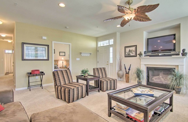 4 Mi to Bethany Beach: Sunny Escape w/ Porches!