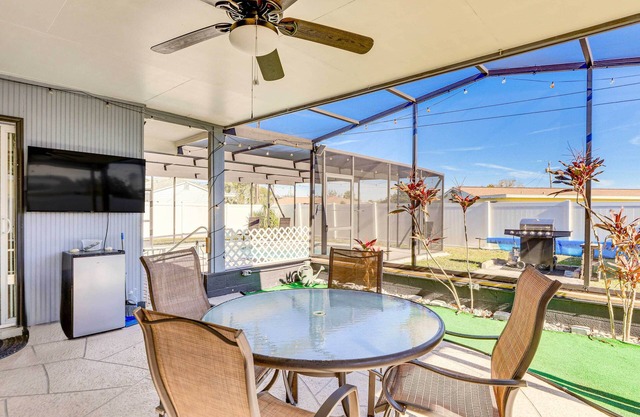 4 Mi to Historic Dtwn Venice: Home w/ Heated Pool!