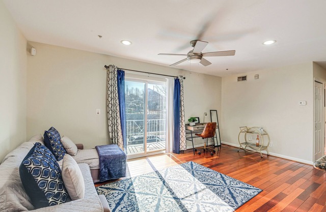 4 Mi to Nationals Park: DC Condo w/ Balcony!