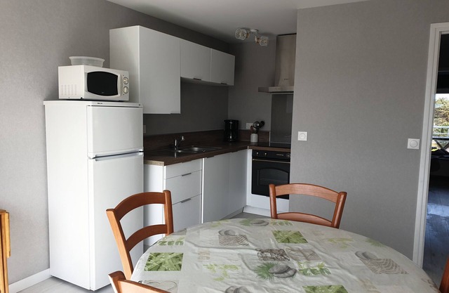 4 personas Apartamento de 1 dormitorio a 200 metros de la playa con vistas al mar