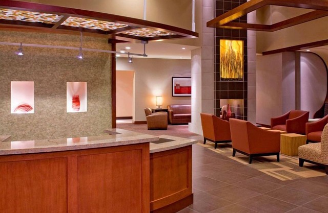4 Relaxing Units, FREE Parking, Short Drive to Sixth Street Historic District!