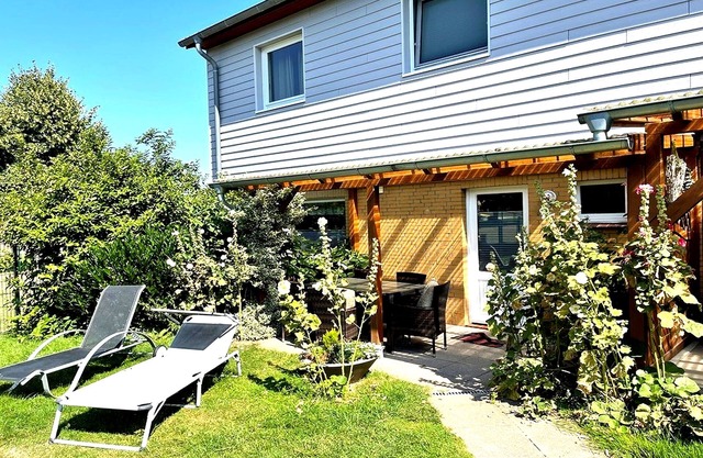 4-star vacation apartment Pferdekoppel with covered terrace & garden