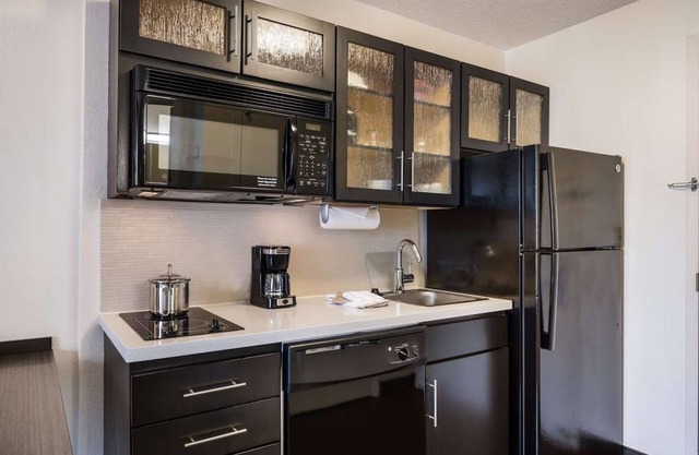 4 Units | Extended Boston Stay | Kitchen & Laundry | Near Aquarium & Fenway