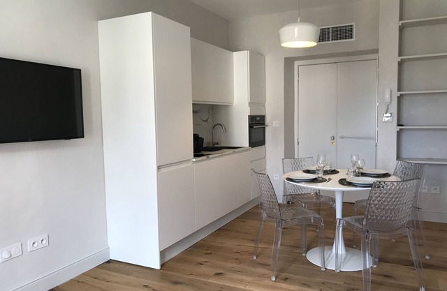 401-Apartamento-Superior-Habitación con desagüe-Balcón