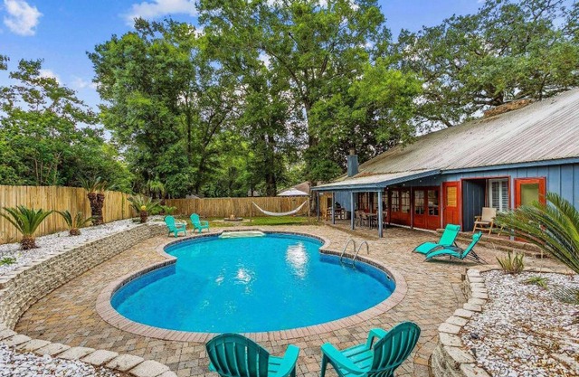4527 Whisper Way