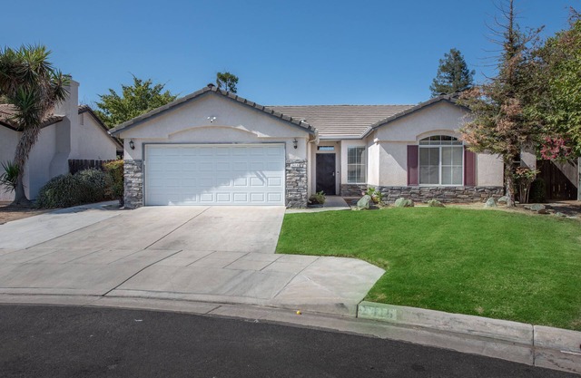 4bd / 2ba casa con piscina en Fresno / cerca de Clovis