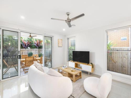 4BR Cozy house 5mins to beach