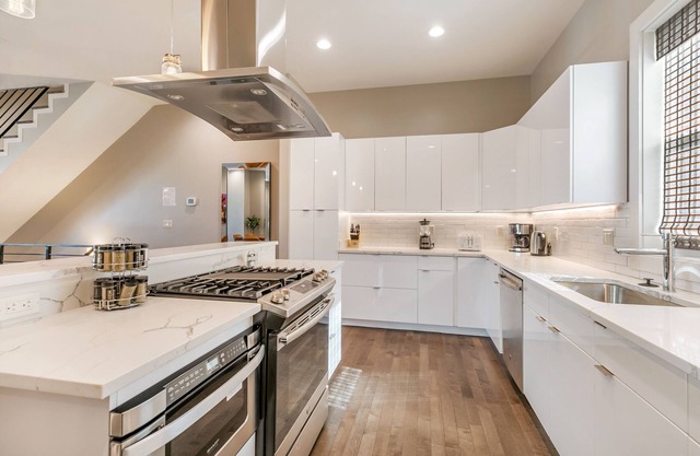 4BR Modern Townhouse in Mid City