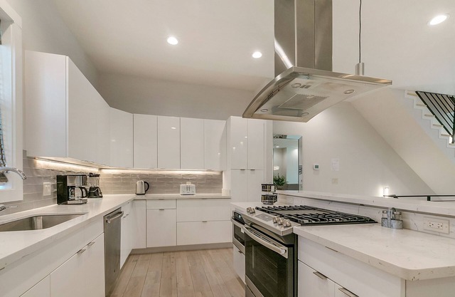 4BR Modern Townhouse near French Quarter