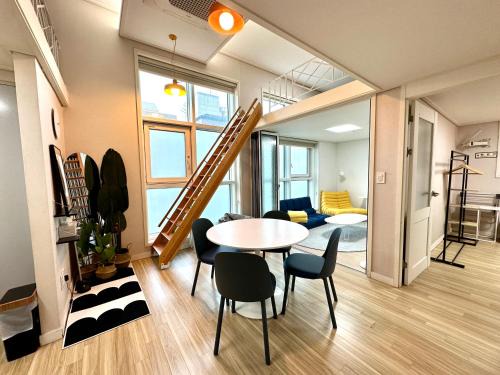 4th Floor Entire Gangnam Apartment