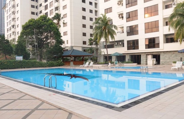 5 Acres Jardín tropical en Kemang Raya Residencia entera 3/2 Apart 2nd fl. Balcón
