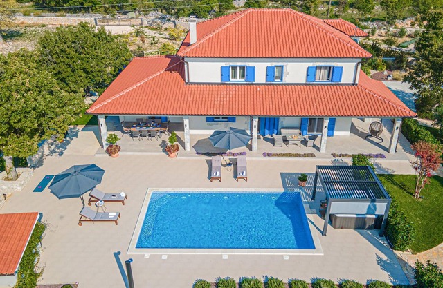 Alojamiento de 5 habitaciones en Drnis