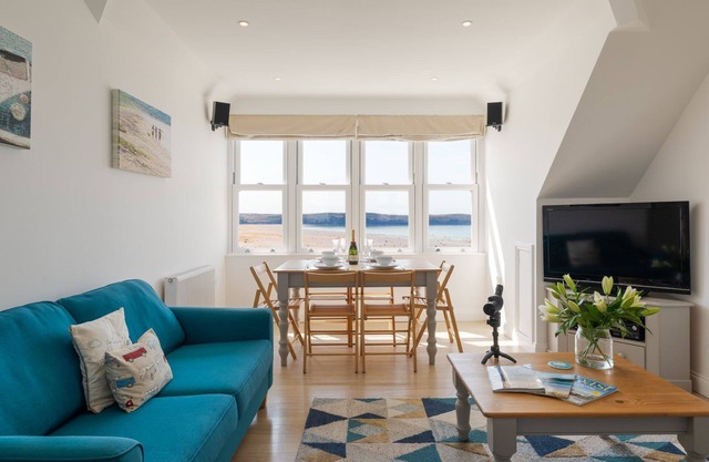 5 Hartland, sleeps 5 with sea view