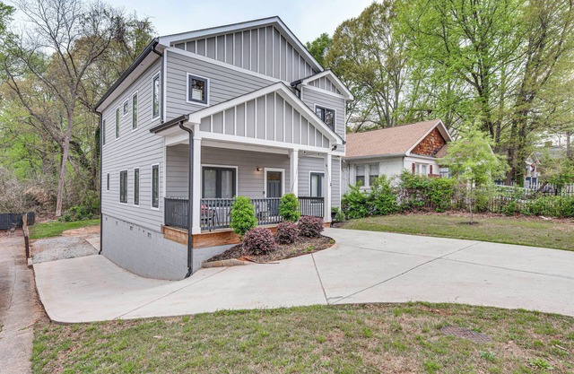 5 Mi to Dtwn ATL: Home w/ Office & Large Backyard!
