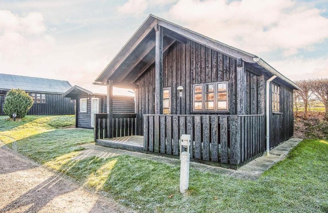 5 person relaxing holiday park home in Rønde