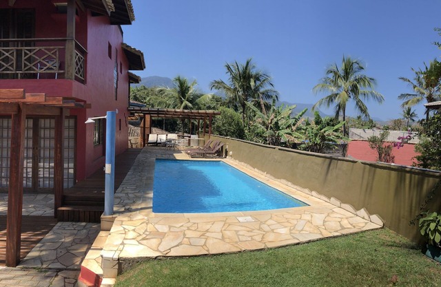 Casa con 5 suites cerca de la playa, piscina, cancha de voleibol, sala de juegos