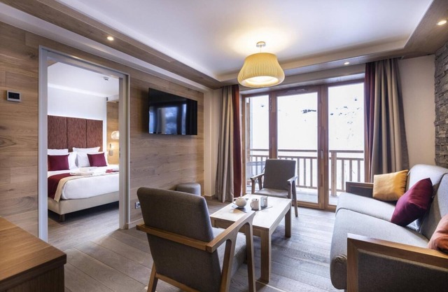 150m del centro estación, fitness, piscina, sauna, hammam, balcón, chimenea o estufa a leña, tv