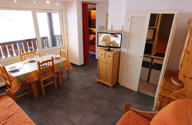 A 50m de las pistas de esquí, 5.o piso, balcón, tv, local para esquís, 34m², Val Thorens