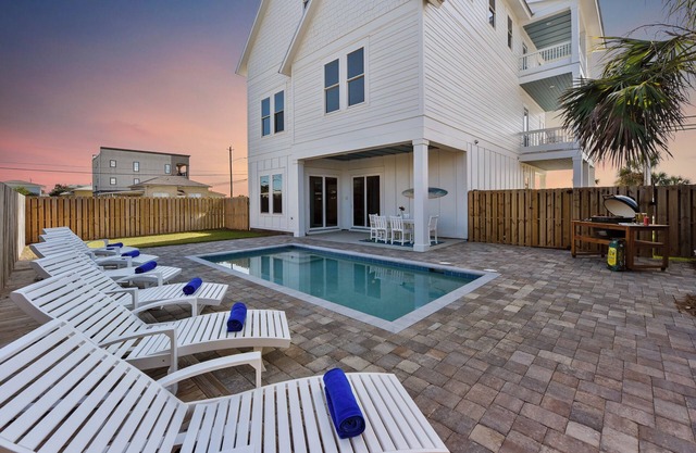 Peaceful Easy Feeling - Private Beach & Pool
