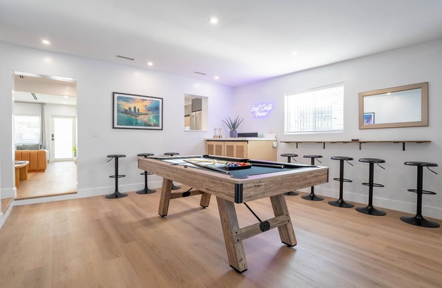 5BR HotTub / PoolTable / MiniGolf / 7 min to Wynwood