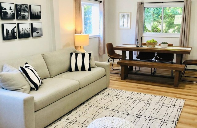 5min from King of the Ice! New home in White Lake w/Fire Pit and Grill!