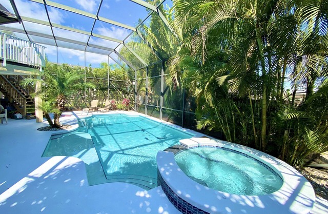 Enorme casa de playa con piscina climatizada y jacuzzi. A pie de la playa! Duerme hasta 16!